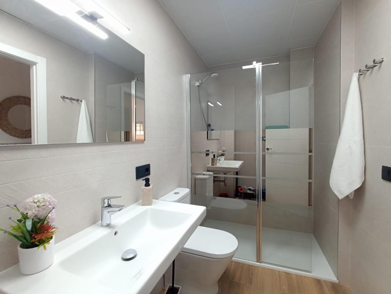 Apartamento Nuevo Centrico Con Aparcamiento Privado Incluido Alcalá de Guadaira Eksteriør billede